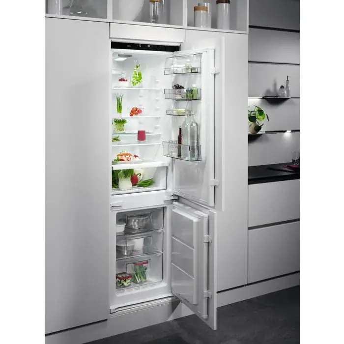 AEG SCE818E8TS koel-vriescombinatie Ingebouwd 253 l E Wit Dagaanbieding